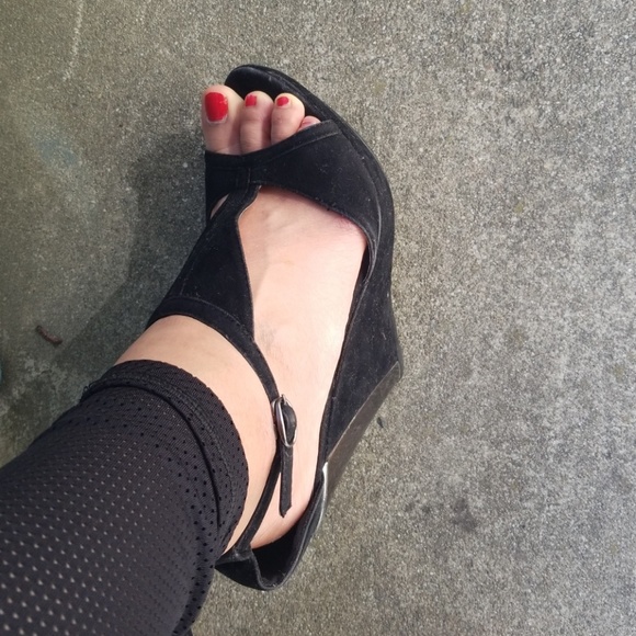 Shoes - Picture 8 of 8